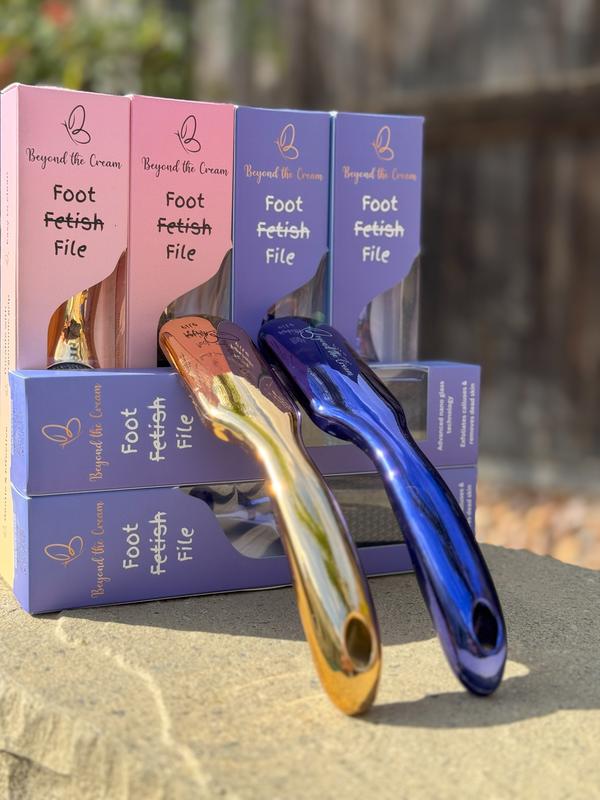 Foot File by Beyond The Cream x The Thai Lyfe. Exfoliates and softens callused and cracked feet. Say hello to baby soft feet! Manicure Nail foot file callus manicure pedicure hard skin