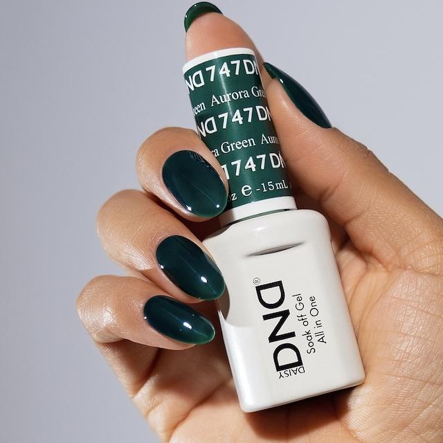 DND Gel Aurora Green #747