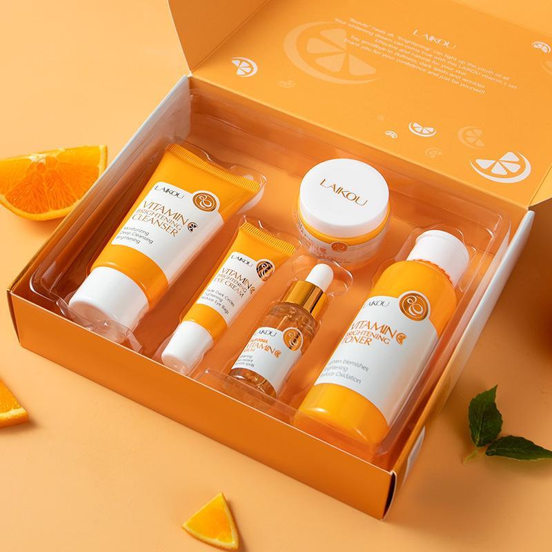 Summer Moisturizing Facial Serum Set, Including Vitamin C Facial Cleanser, Toner, Serum, Eye Cream and Face Cream, Hydrating Facial Serum, Suitable for All Skin Types, Girls Skincare Products